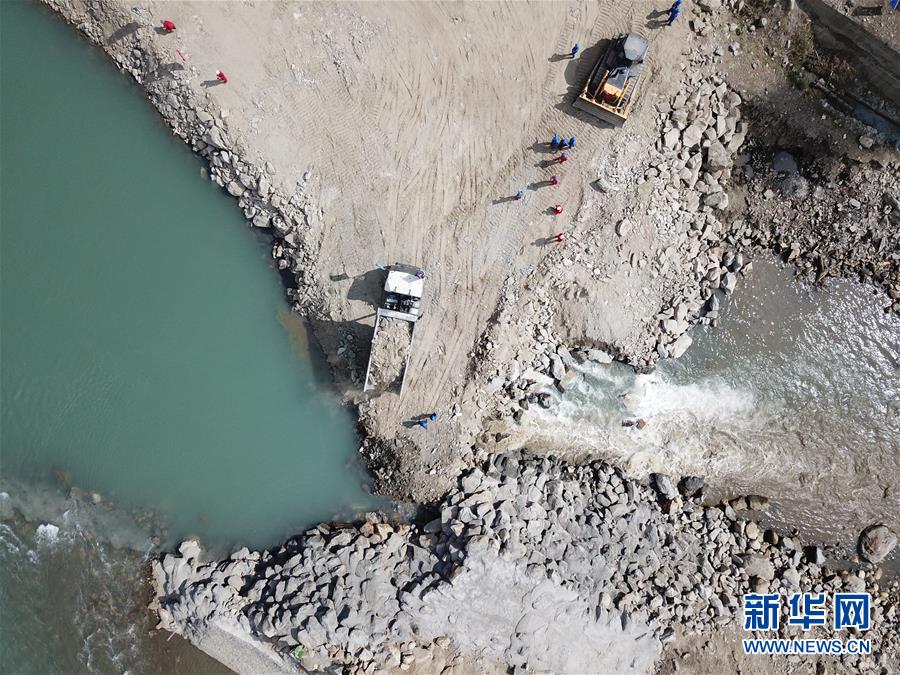 （國際·圖文互動）（1）通訊：大壩成功截流——中企建設(shè)巴基斯坦蘇吉吉納里水電站取得階段性成果